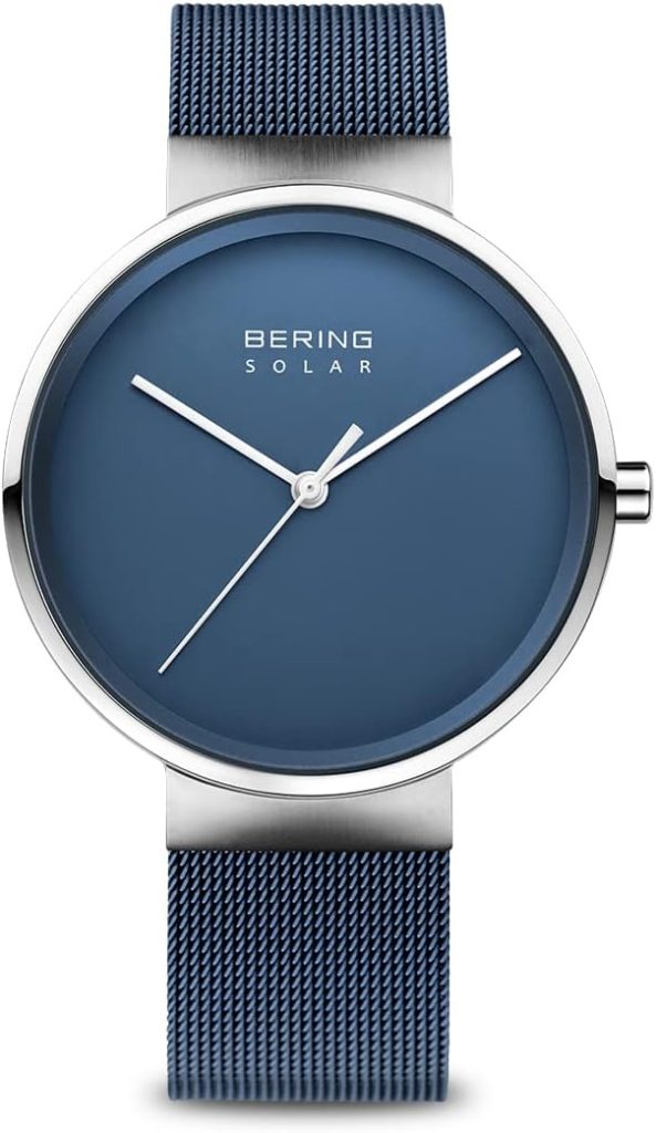 Die solarbetriebene Designer Uhr Bering Slim Solar 14339-307 für Herren mit blauem Zifferblatt und blauem Milanaisearmband