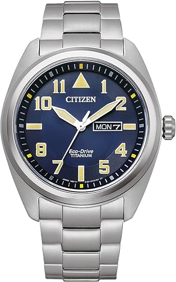 Die solarbetriebene Designer Uhr Citizen Eco-Drive Super Titanium™ BM8560-88LE für Herren mit blauem Zifferblatt und gelben Ziffern