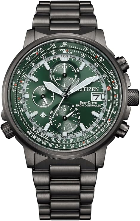 Die solarbetriebene Designer Uhr Citizen PROMASTER SKY AT8304-57W mit Funk für Herren mit grünem Zifferblatt