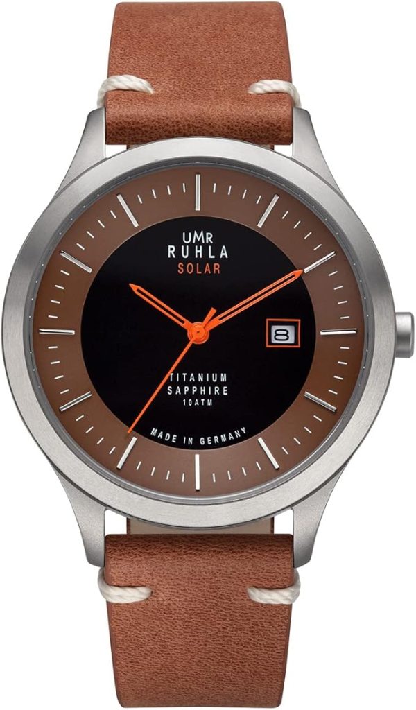 Die solarbetriebene Designer Uhr UMR Ruhla RSO95951 für Herren mit braun-schwarzem Zifferblatt